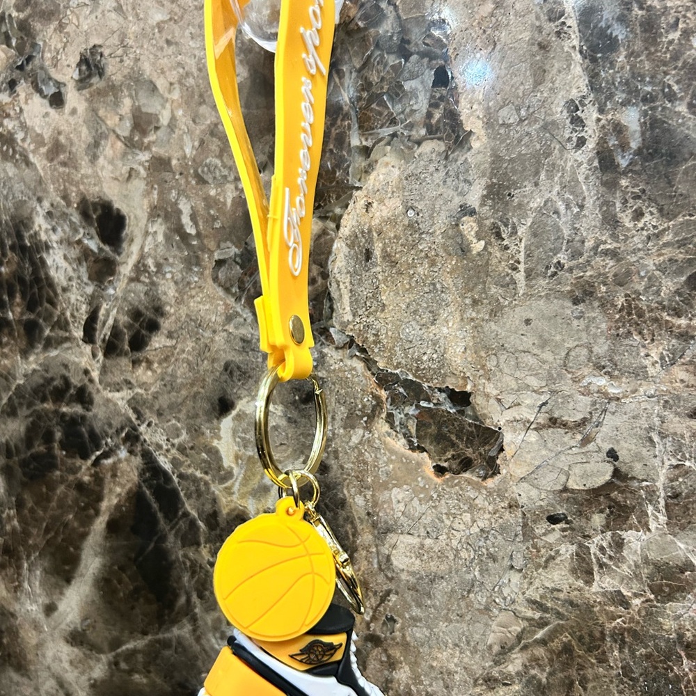 Cartoon Keychain - Picture 10 of 16